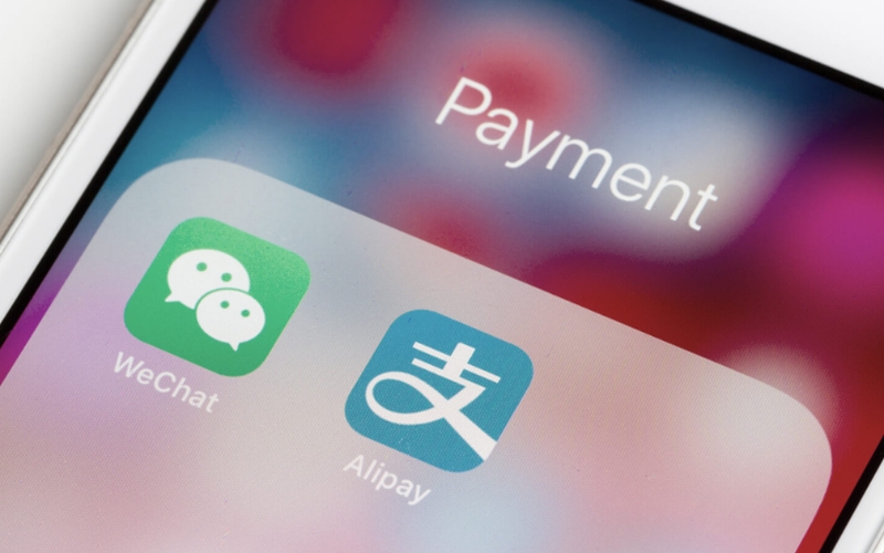 so sánh Alipay và WeChat Pay về phí giao dịch và chính sách ưu đãi
